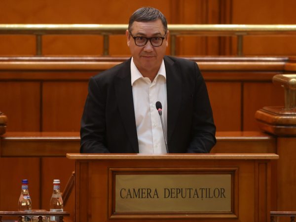 Victor Ponta abandonează iar PSD-ul și merge alături de parlamentarii POT. ” Nu mai știu dacă sunt membru PSD”.