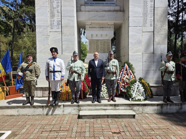 Sărbătoarea de 10 Mai, marcată și la Târgoviște. Daniel Blaga: “Respect și recunoștință pentru eroii României!”