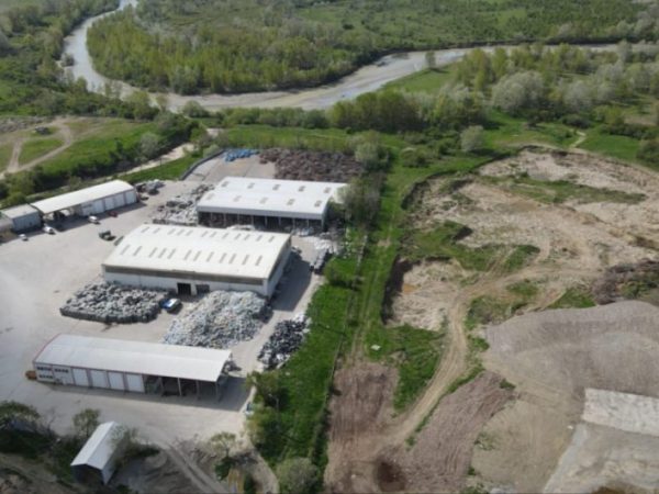 Afaceri de Dâmbovița – Primăria Târgoviște a cedat gratuit 10 ha de teren, către CJ Dâmbovița. Cel puțin 500.000 de euro este valoarea terenului!
