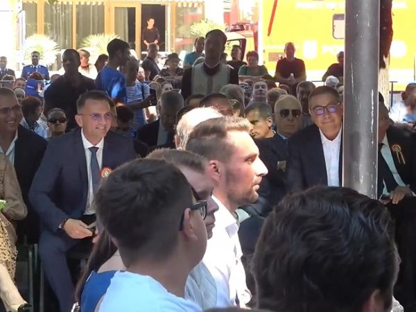 Joc la două capete?! Deși a anunțat că abandonează PSD și își face partid, Victor Ponta alături de conducerea PSD Dâmbovița, la sărbătoarea religioasă Sfântul Ierarh Nifon, la Târgoviște!