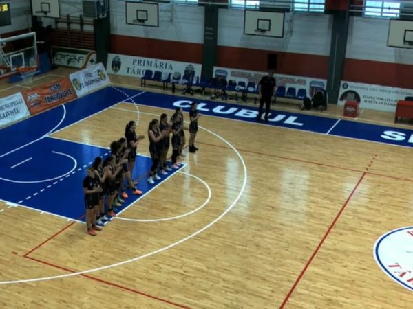 Bătaie de joc! Federația Română de Baschet pune copii să joace contra seniorilor, în competiții oficiale. CSM Târgoviște – CSU Politehnica Timișoara 127-13!
